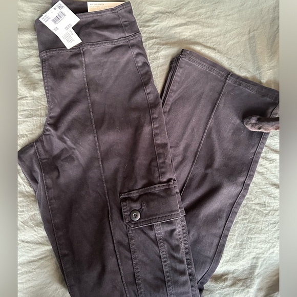 American Eagle Outfitters Pants - NWT AE stretch jeans